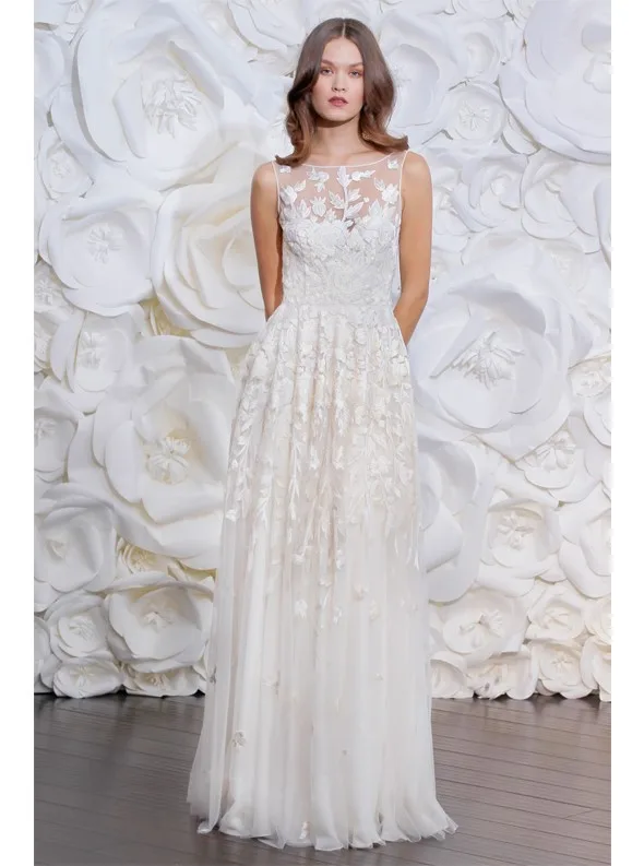 NAEEM KHAN（ナイームカーン）のウェディングドレス紹介
