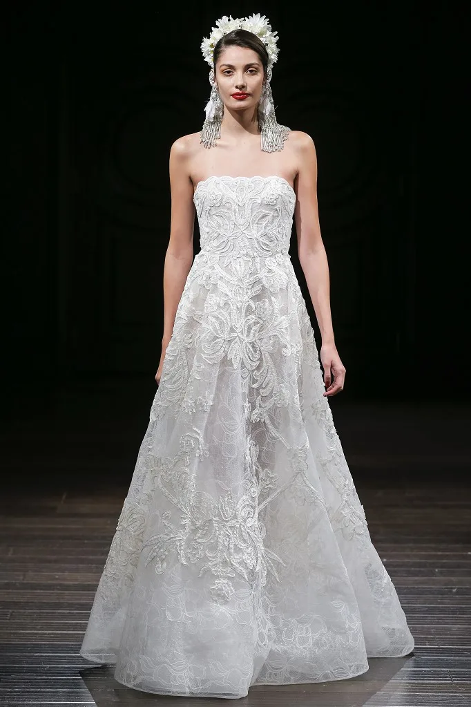 NAEEM KHAN（ナイームカーン）のウェディングドレス紹介
