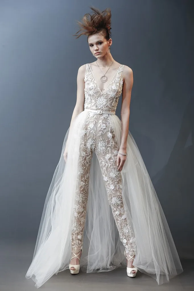NAEEM KHAN（ナイームカーン）のウェディングドレス紹介