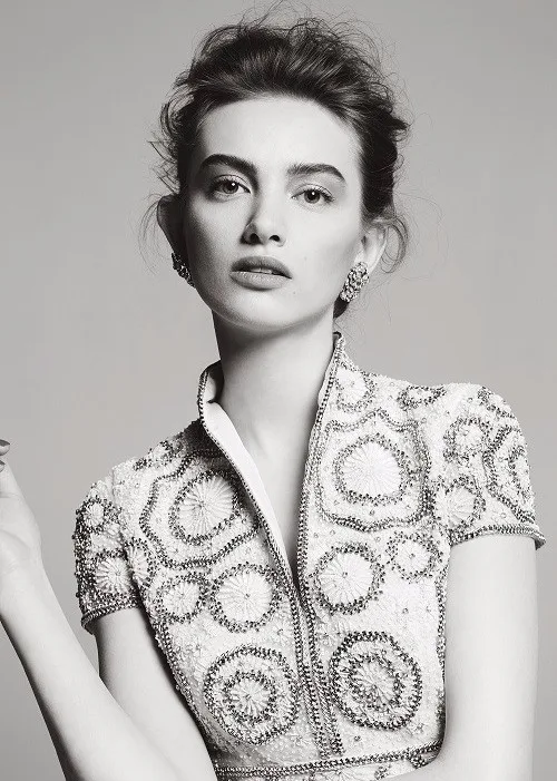 NAEEM KHAN（ナイームカーン）のウェディングドレス紹介