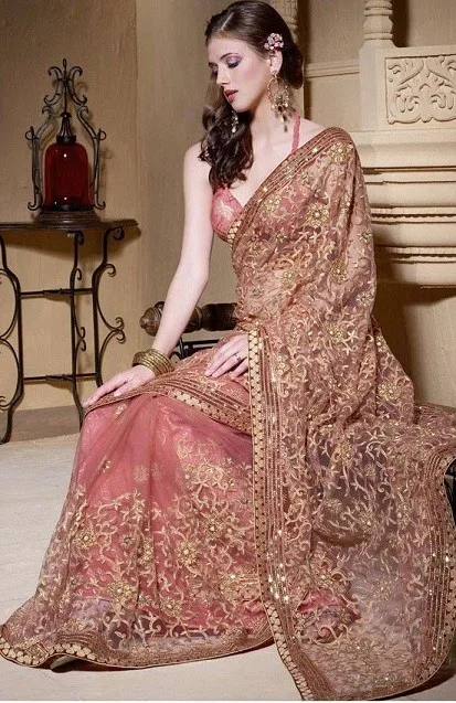 NAEEM KHAN（ナイームカーン）のウェディングドレス紹介