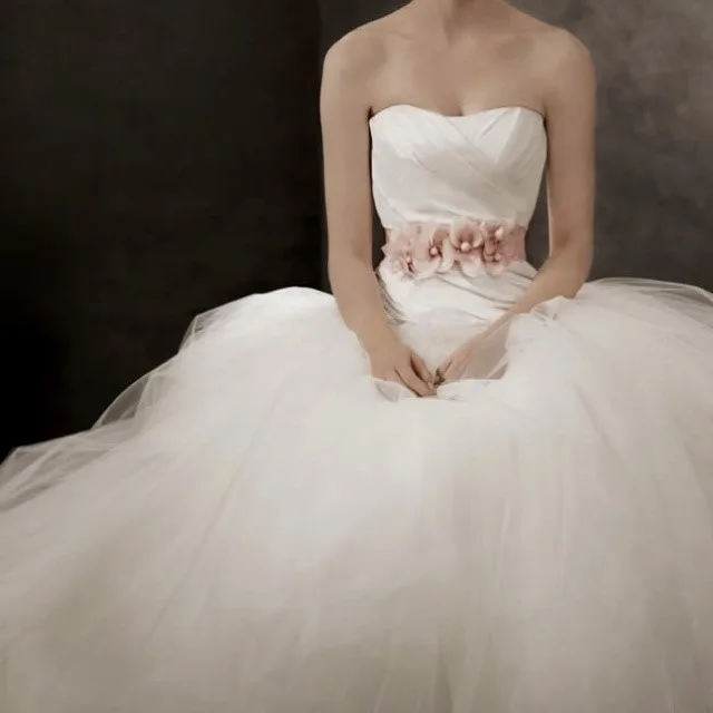 VERA WANG（ヴェラ・ウォン）のウェディングドレス紹介