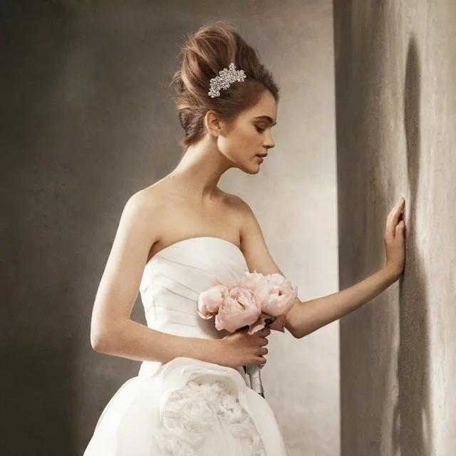 VERA WANG（ヴェラ・ウォン）のウェディングドレス紹介