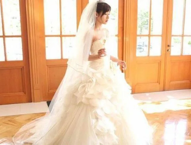 VERA WANG（ヴェラ・ウォン）のウェディングドレス紹介