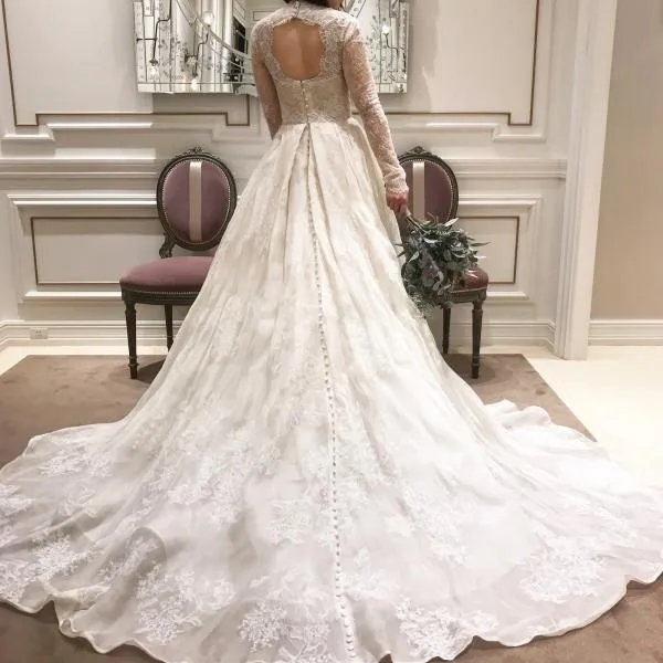 Monique Lhuillier（モニーク・ルイリエ）のウェディングドレス紹介２
