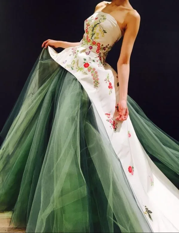 Monique Lhuillier（モニーク・ルイリエ）のウェディングドレス紹介２