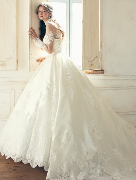 Yumi Katsura 桂由美 のウェディングドレス紹介 憧れ結婚式で最高のドレス姿に Start Wedding