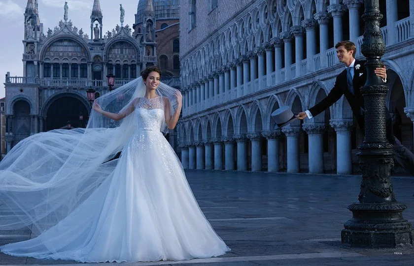 PRONOVIAS(プロノビアス)のウェディングドレス紹介
