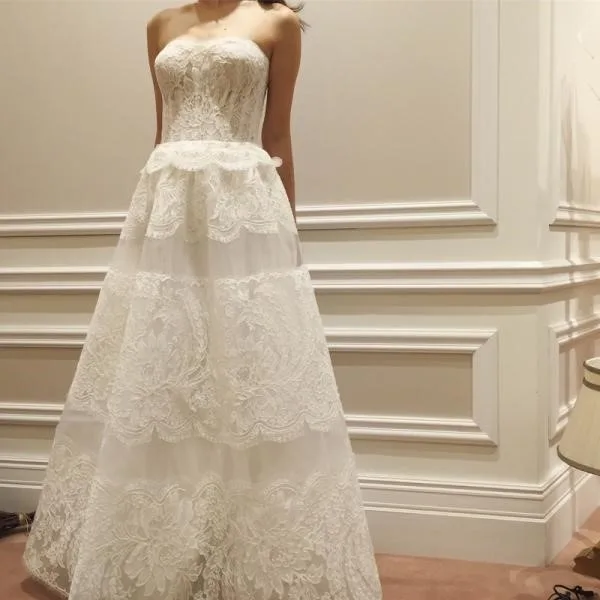 REEM　ACRA（リーム・アクラ）のウェディングドレス紹介
