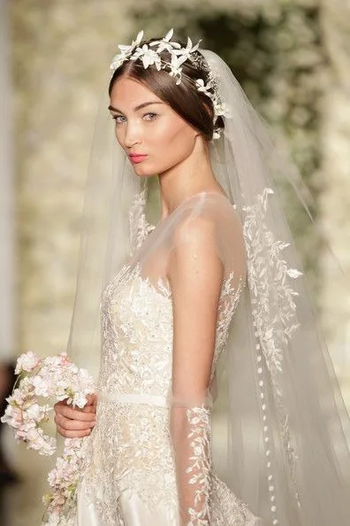 REEM　ACRA（リーム・アクラ）のウェディングドレス紹介