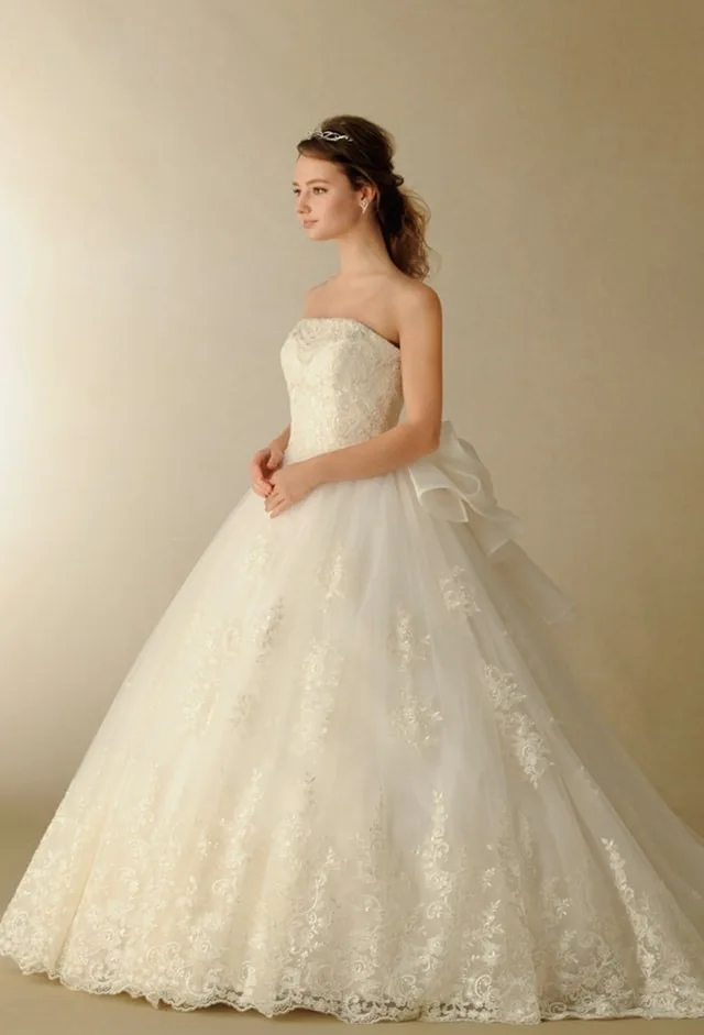 TAKAMI BRIDAL（タカミブライダル）のウェディングドレス紹介