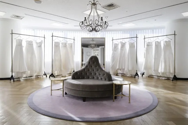 TAKAMI BRIDAL（タカミブライダル）のウェディングドレス紹介