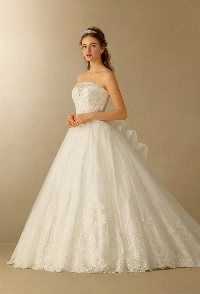 TAKAMI BRIDAL（タカミブライダル）のウェディングドレス紹介